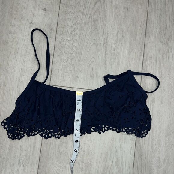 Abercrombie & Fitch laser cut ruffle bikini top size m/L - Picture 6 of 8